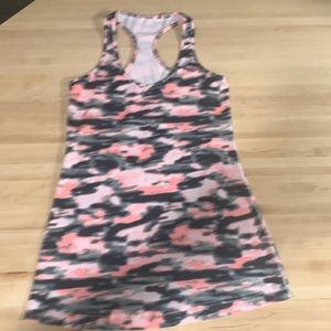 Lululemon racer back tank Size 6